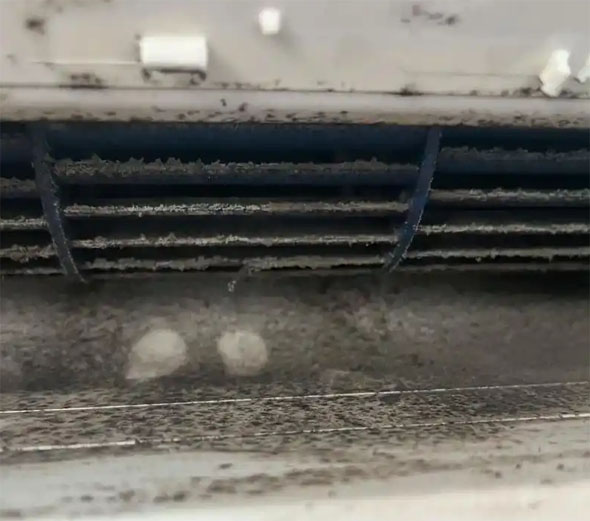 敖汉空调吹的风有股烧焦味是怎么回事